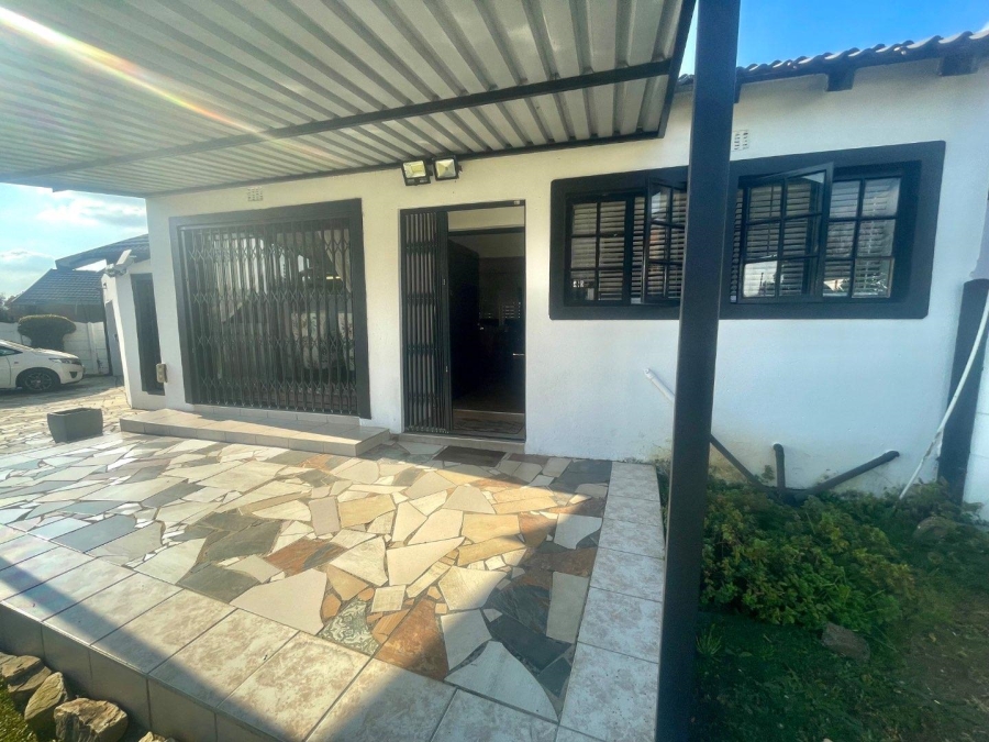 3 Bedroom Property for Sale in Esther Park Gauteng