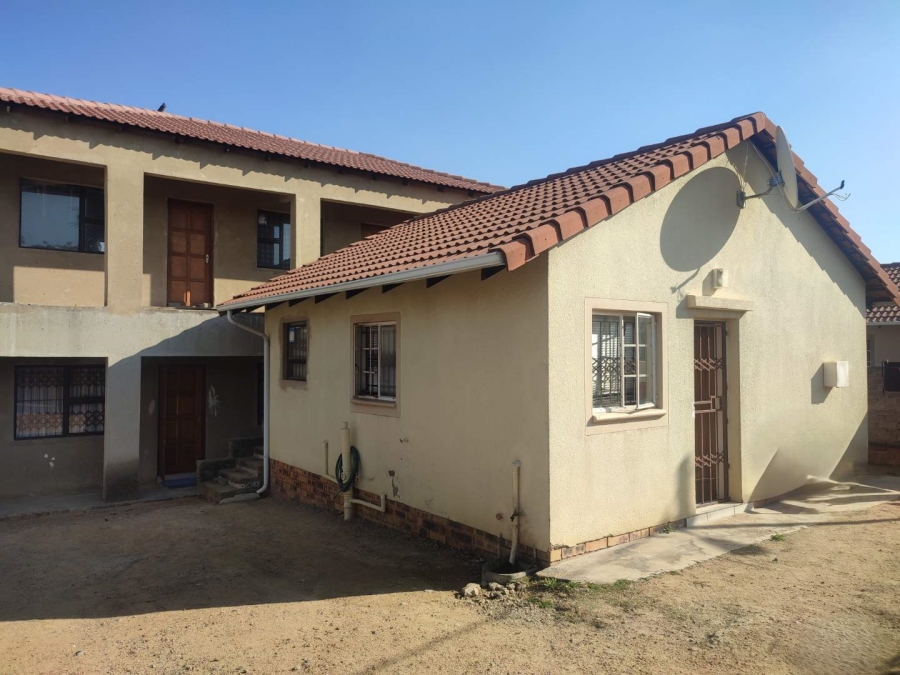 8 Bedroom Property for Sale in Cosmo City Gauteng