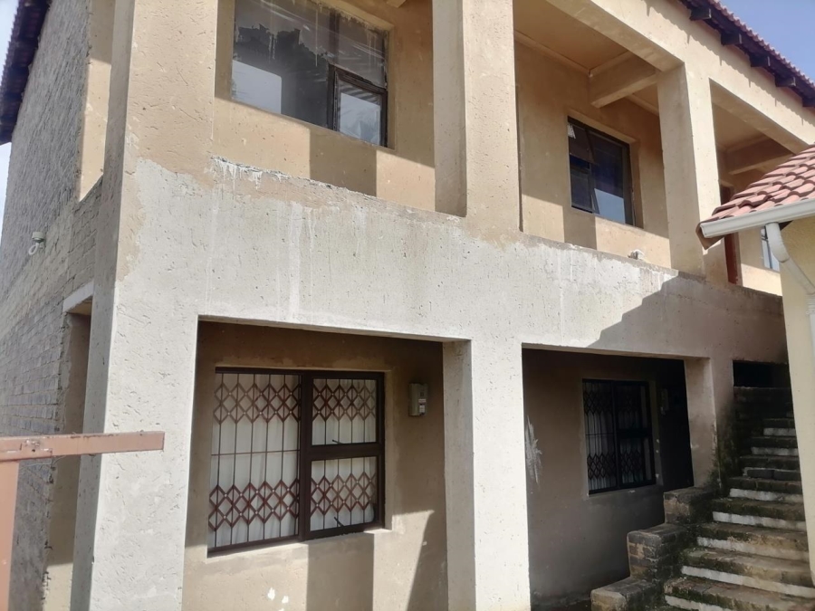 8 Bedroom Property for Sale in Cosmo City Gauteng
