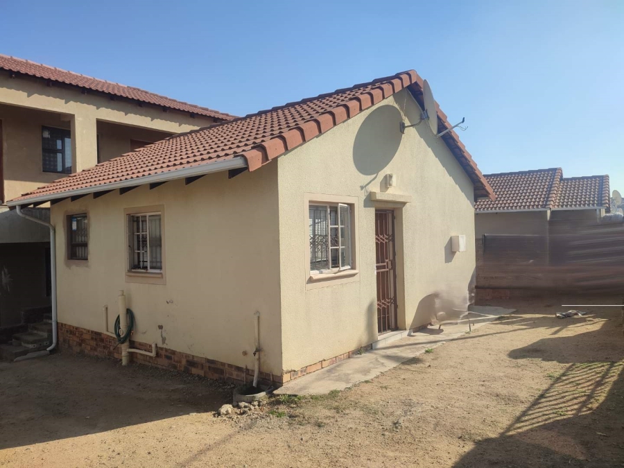 8 Bedroom Property for Sale in Cosmo City Gauteng