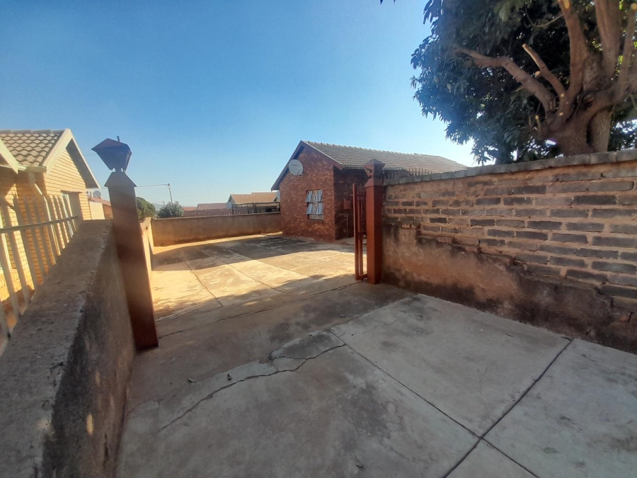 3 Bedroom Property for Sale in Soshanguve WW Gauteng