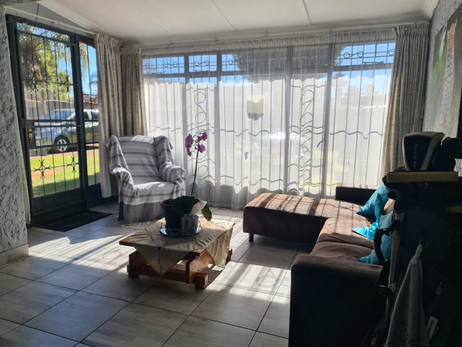 To Let 5 Bedroom Property for Rent in Edleen Gauteng