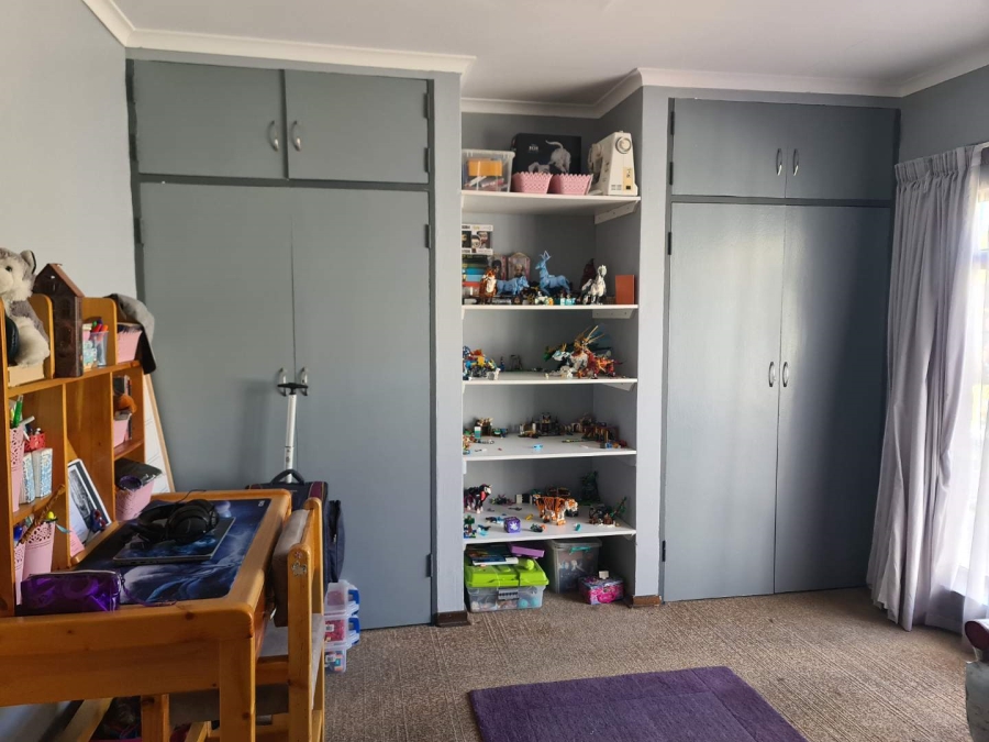 To Let 5 Bedroom Property for Rent in Edleen Gauteng