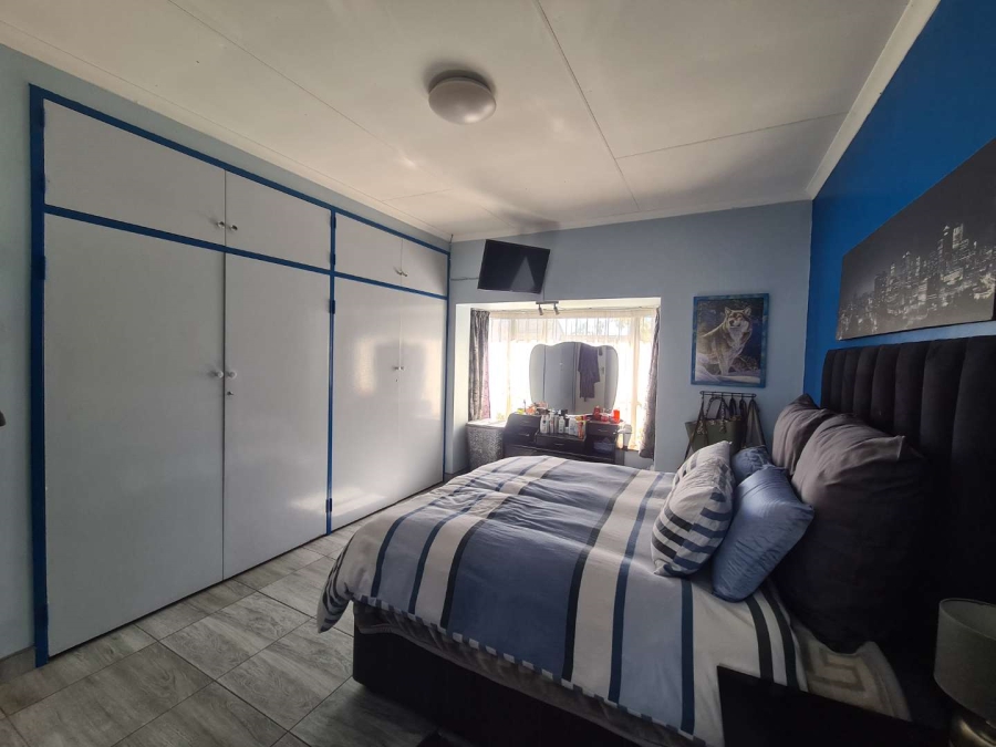 To Let 5 Bedroom Property for Rent in Edleen Gauteng