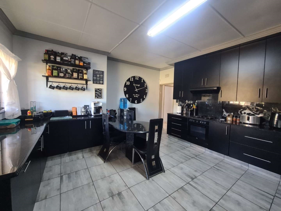 To Let 5 Bedroom Property for Rent in Edleen Gauteng