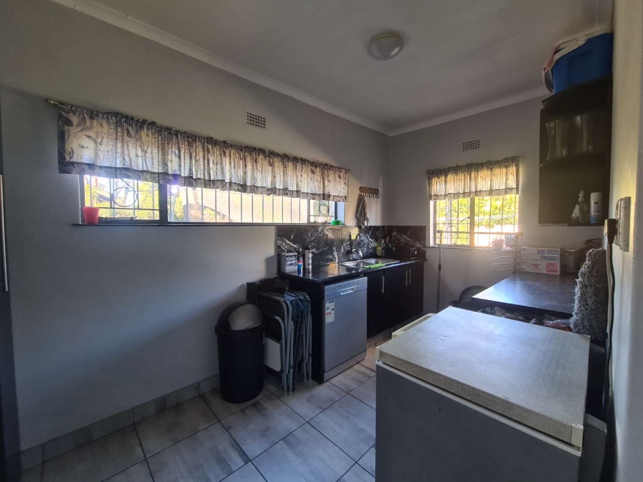 To Let 5 Bedroom Property for Rent in Edleen Gauteng