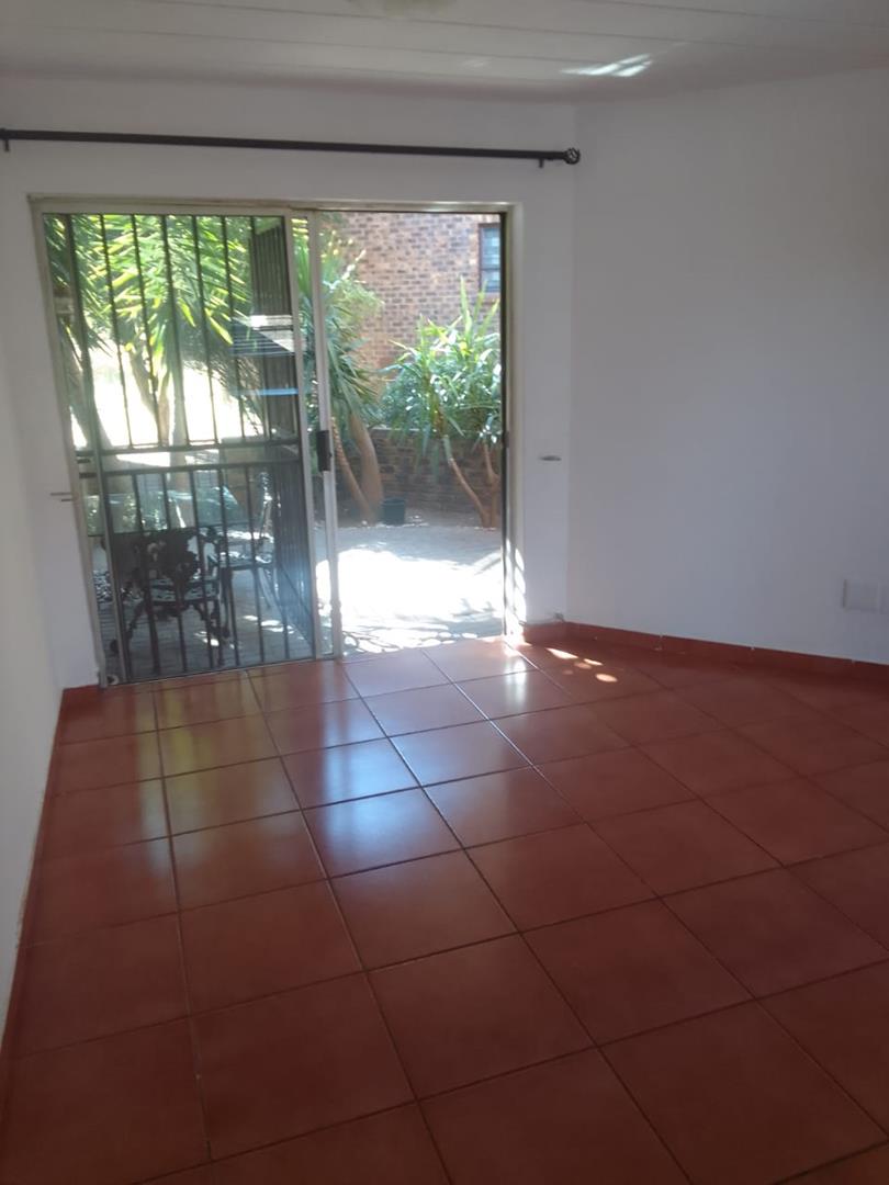 To Let 2 Bedroom Property for Rent in Liefde en Vrede Gauteng