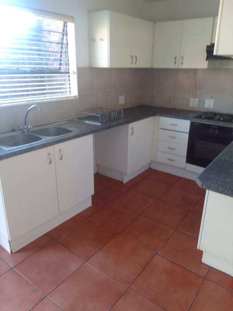 To Let 2 Bedroom Property for Rent in Liefde en Vrede Gauteng