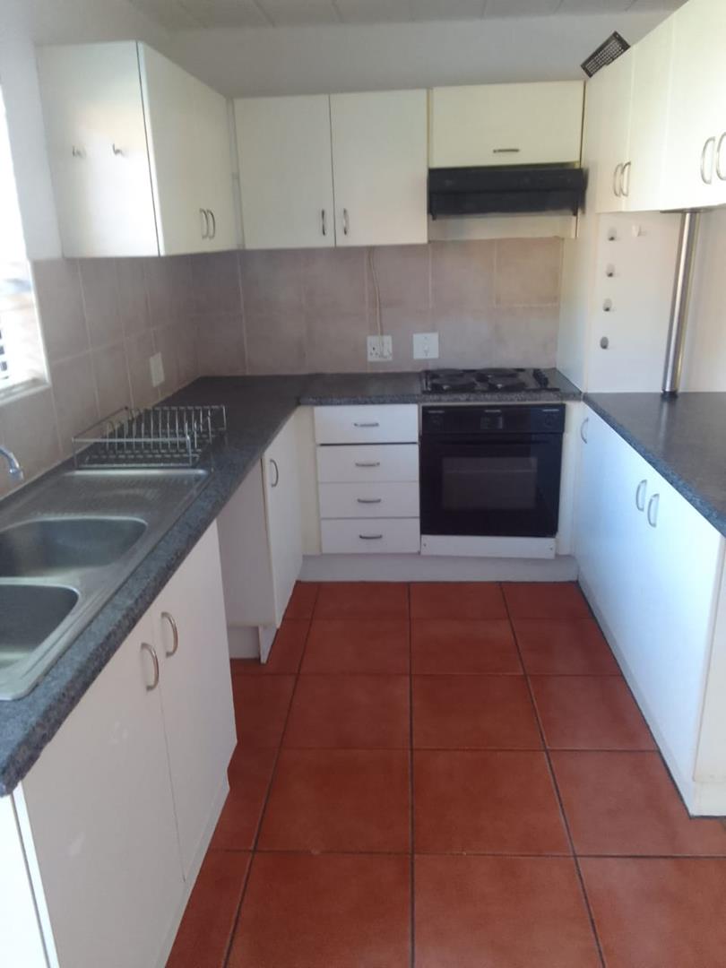 To Let 2 Bedroom Property for Rent in Liefde en Vrede Gauteng
