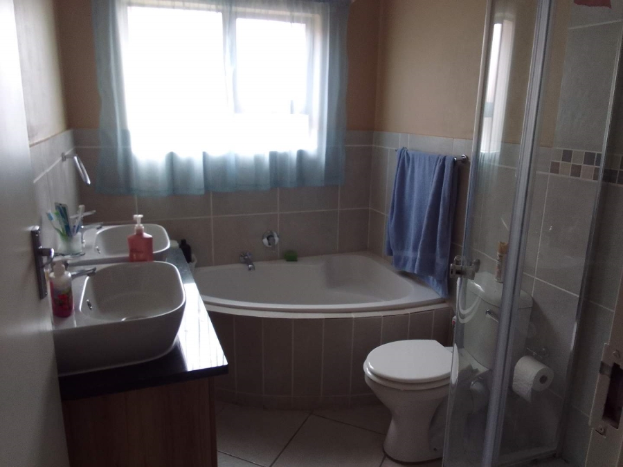 3 Bedroom Property for Sale in Riversdale Gauteng