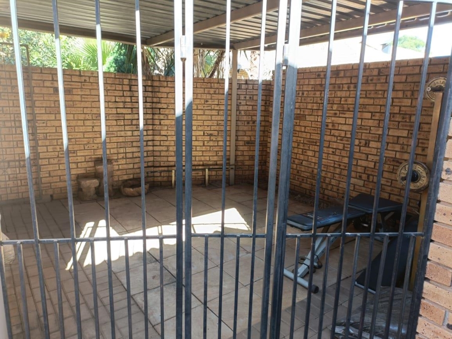 2 Bedroom Property for Sale in Montana Gauteng
