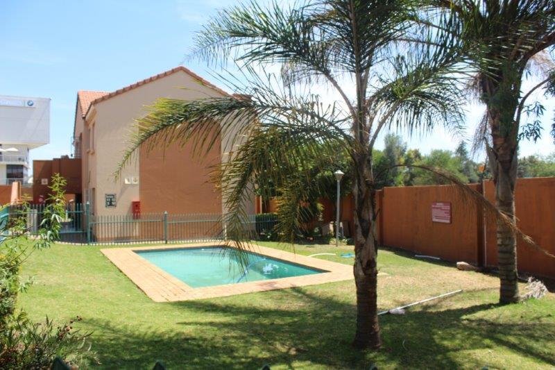 To Let 2 Bedroom Property for Rent in Garsfontein Gauteng