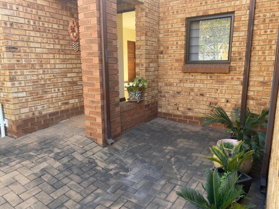 2 Bedroom Property for Sale in Brentwood Park Gauteng