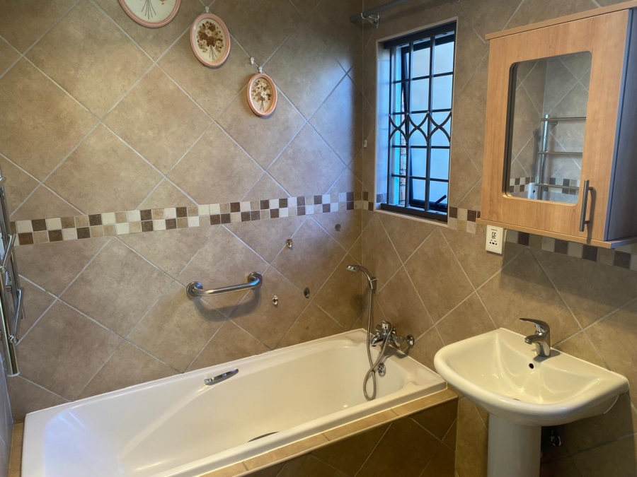 2 Bedroom Property for Sale in Brentwood Park Gauteng