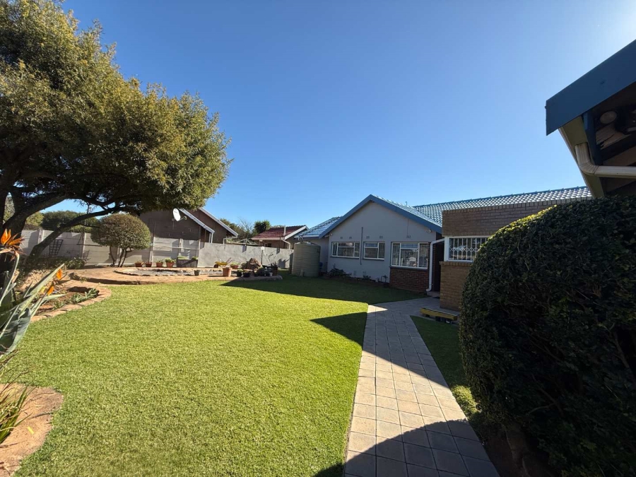 To Let 3 Bedroom Property for Rent in Horison Gauteng