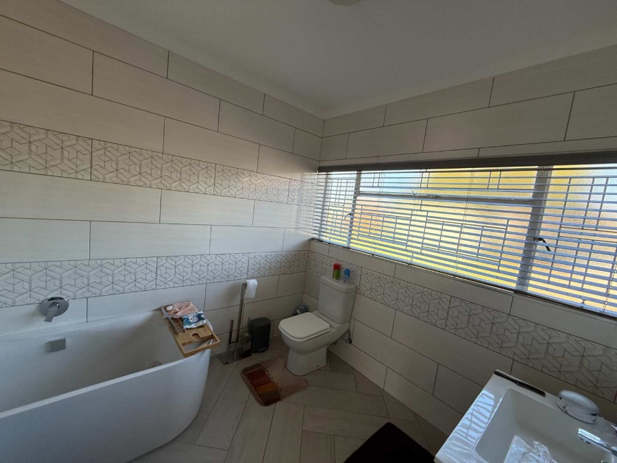 To Let 3 Bedroom Property for Rent in Horison Gauteng
