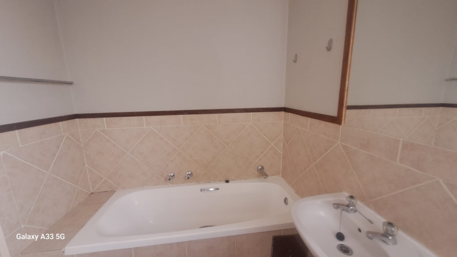 2 Bedroom Property for Sale in Sunninghill Gauteng