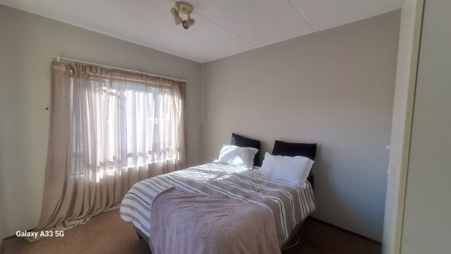 2 Bedroom Property for Sale in Sunninghill Gauteng