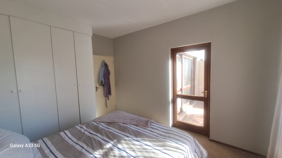 2 Bedroom Property for Sale in Sunninghill Gauteng