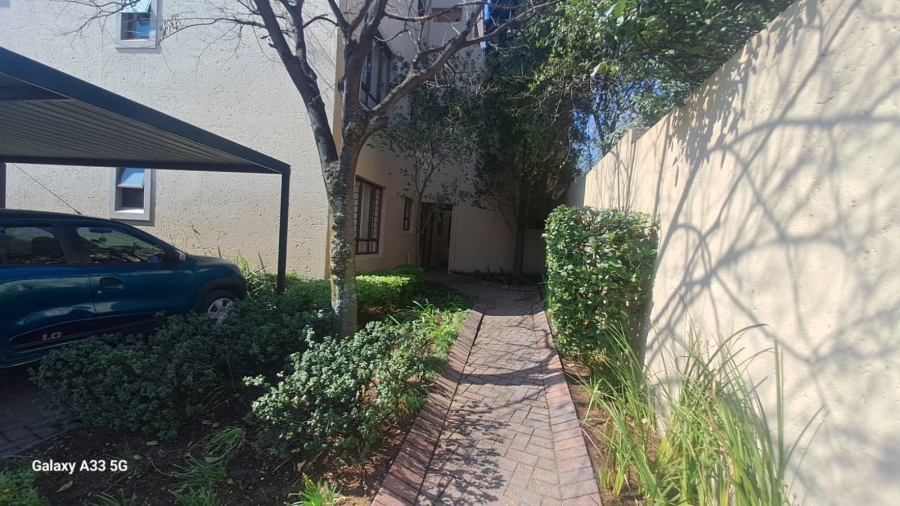 2 Bedroom Property for Sale in Sunninghill Gauteng