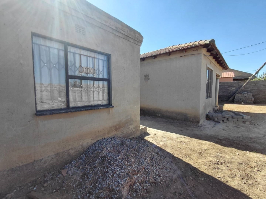 6 Bedroom Property for Sale in Drieziek Gauteng