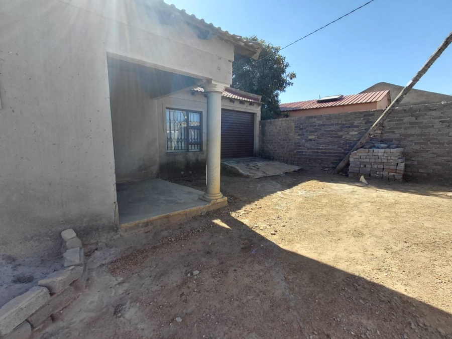 6 Bedroom Property for Sale in Drieziek Gauteng