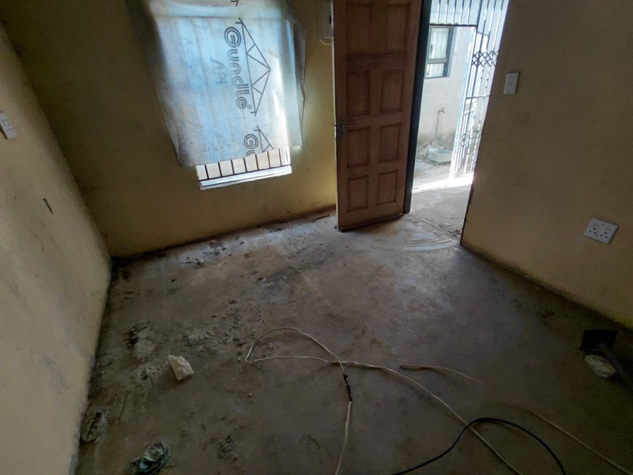 6 Bedroom Property for Sale in Drieziek Gauteng