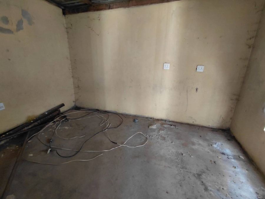 6 Bedroom Property for Sale in Drieziek Gauteng