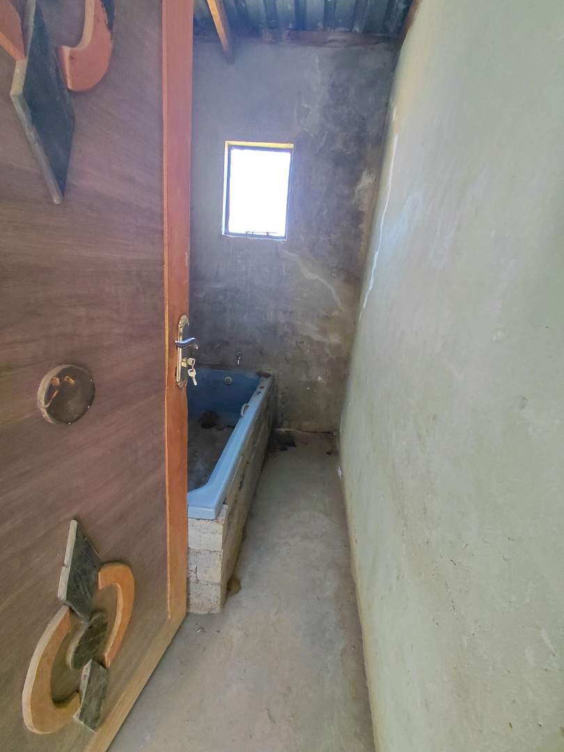 6 Bedroom Property for Sale in Drieziek Gauteng