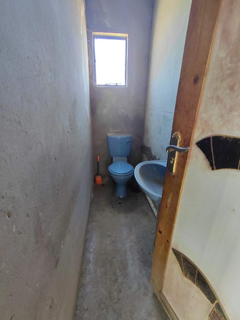 6 Bedroom Property for Sale in Drieziek Gauteng