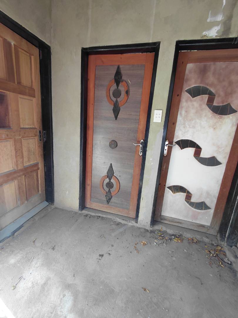 6 Bedroom Property for Sale in Drieziek Gauteng