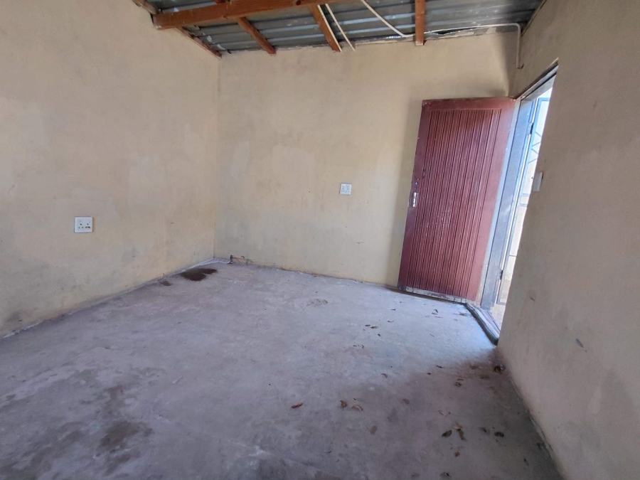 6 Bedroom Property for Sale in Drieziek Gauteng