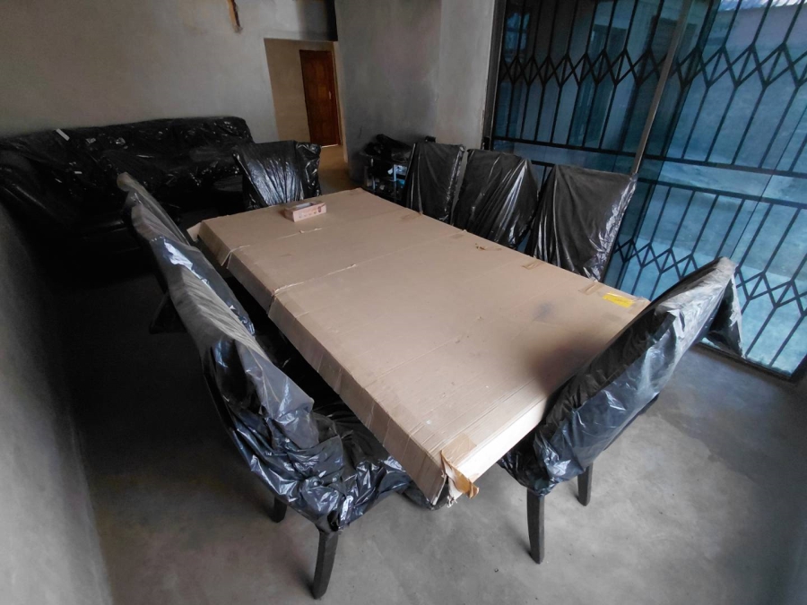 6 Bedroom Property for Sale in Drieziek Gauteng