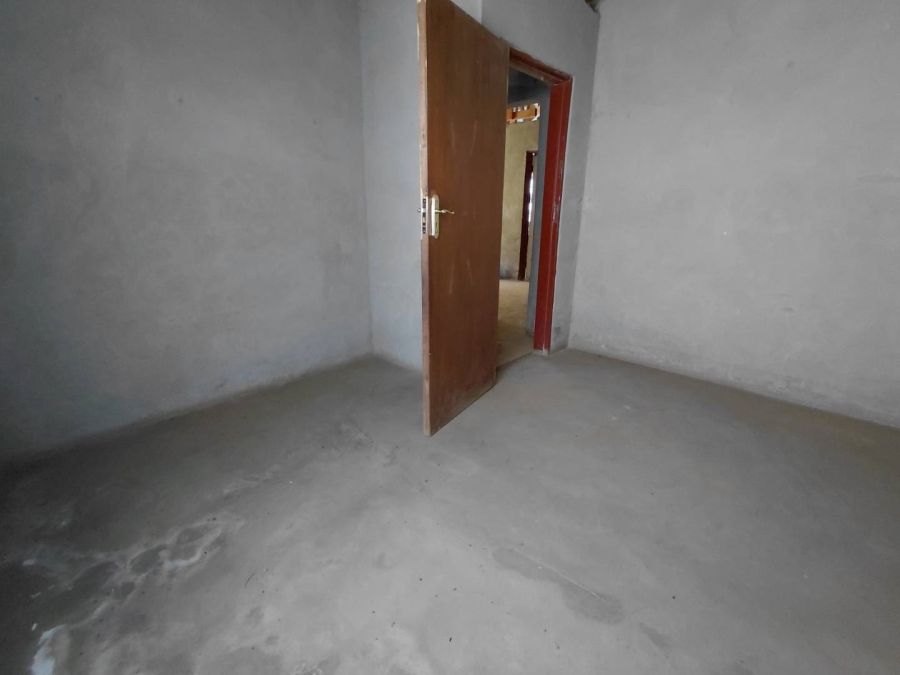 6 Bedroom Property for Sale in Drieziek Gauteng