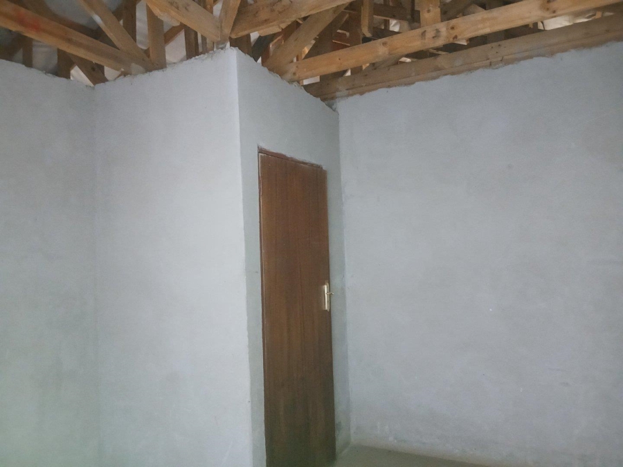6 Bedroom Property for Sale in Drieziek Gauteng