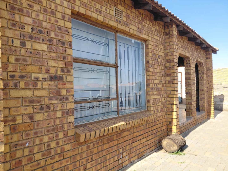 4 Bedroom Property for Sale in Sethokga Gauteng
