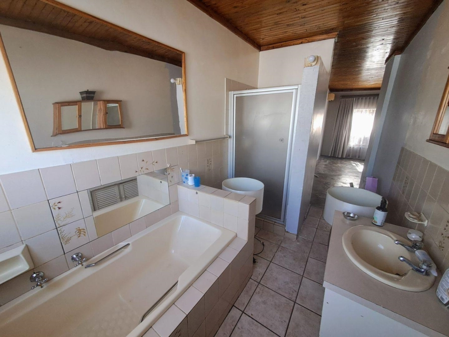 5 Bedroom Property for Sale in Wonderboom South Gauteng
