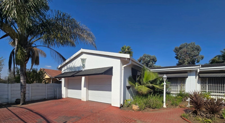 3 Bedroom Property for Sale in Raceview Gauteng