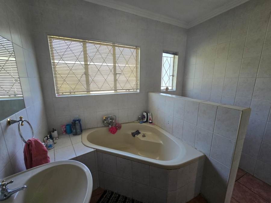 3 Bedroom Property for Sale in Raceview Gauteng