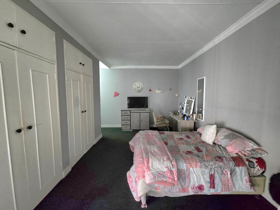 3 Bedroom Property for Sale in Raceview Gauteng