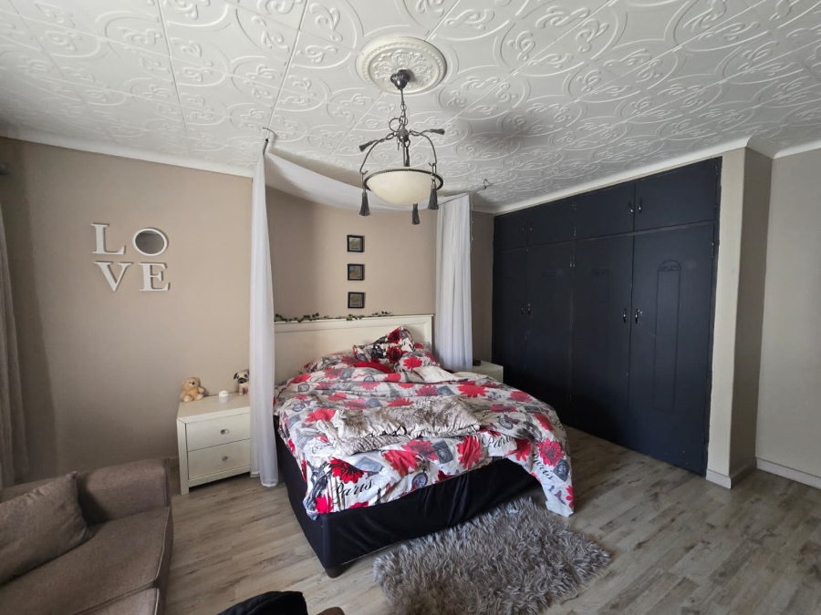 3 Bedroom Property for Sale in Raceview Gauteng