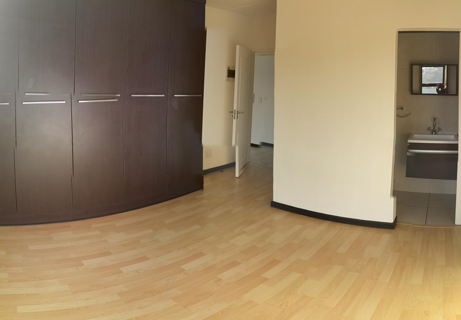 2 Bedroom Property for Sale in Bassonia Gauteng