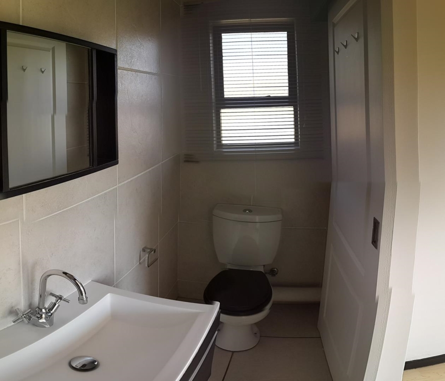 2 Bedroom Property for Sale in Bassonia Gauteng