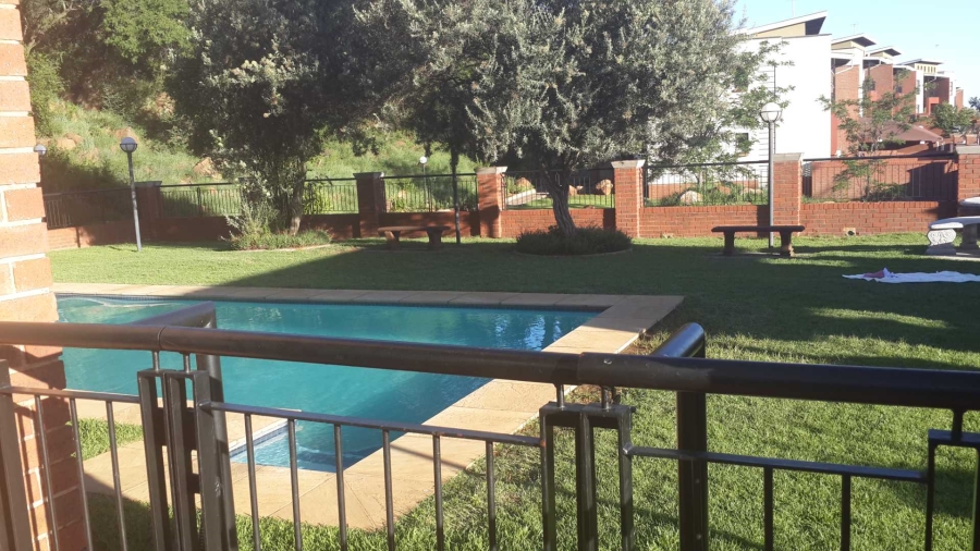 2 Bedroom Property for Sale in Bassonia Gauteng
