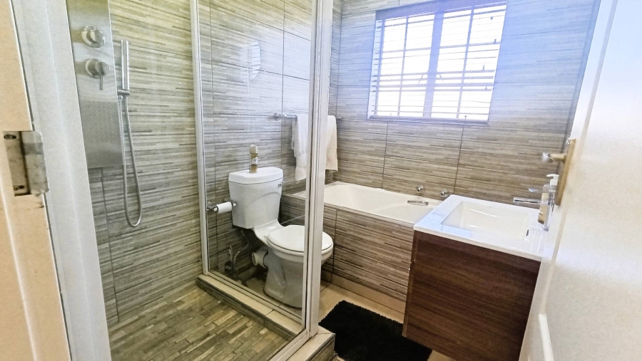 2 Bedroom Property for Sale in Kosmosdal Gauteng