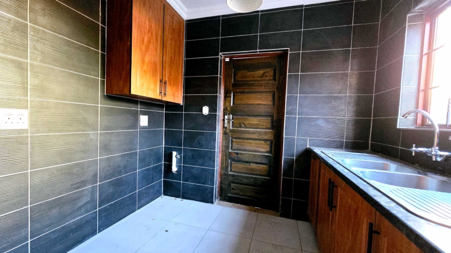 To Let 4 Bedroom Property for Rent in Equestria Gauteng