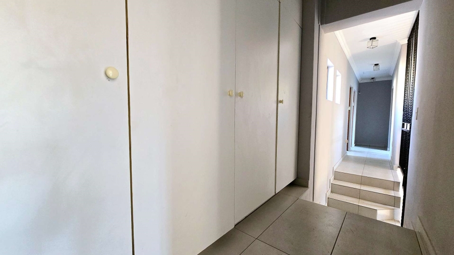 To Let 4 Bedroom Property for Rent in Equestria Gauteng