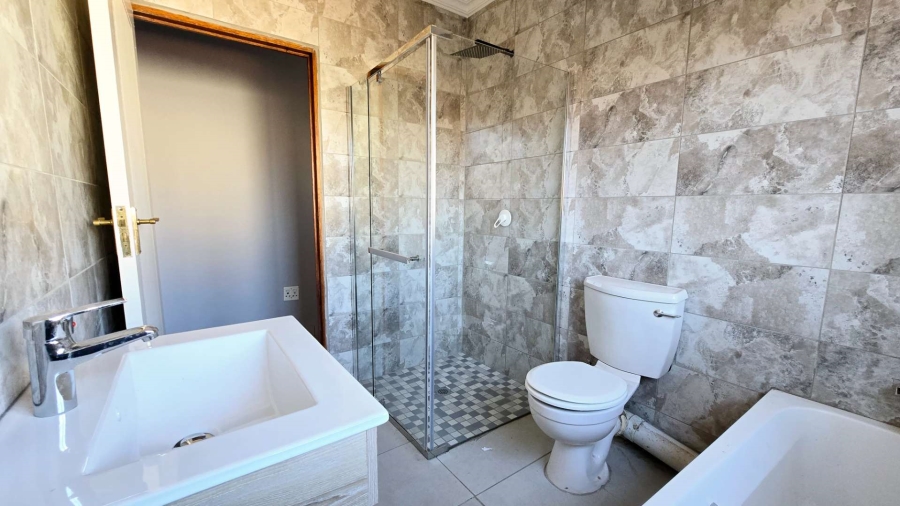To Let 4 Bedroom Property for Rent in Equestria Gauteng