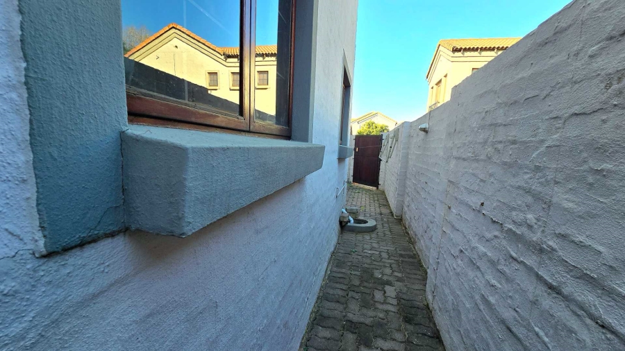 To Let 4 Bedroom Property for Rent in Equestria Gauteng
