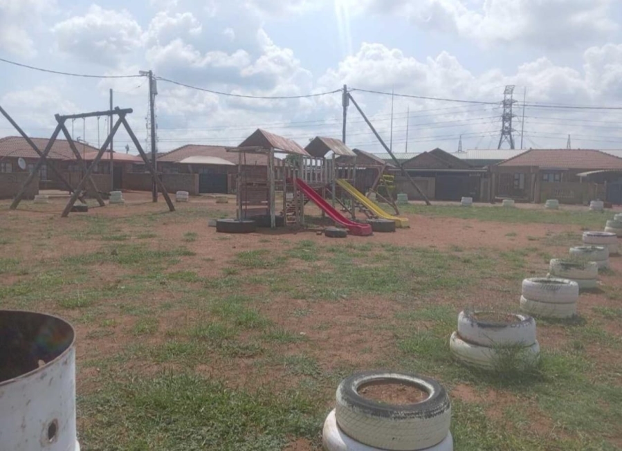 To Let 2 Bedroom Property for Rent in Soshanguve VV Gauteng